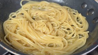 Extra garlic  Spaghetti allaglio olio e peperoncino [upl. by Niuq60]