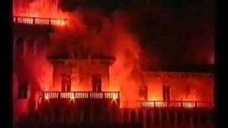 Capodanno a Ferrara  Incendio del Castello Estense [upl. by Idnod]