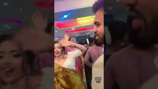 දිල්කි උරේශා වෙඩින් පාටියකට ගිහින් 😍 dilki uresha wedding dance sallipokuru paatakurullo [upl. by Ahiel]