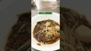 Pruebo una sopa que lleva 50 años cocinándose en Tailandia 😱🇹🇭 [upl. by Anidene251]