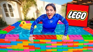 CONSTRUÍ UMA PISCINA DE LEGOS EM CASA [upl. by Ettenrahs537]