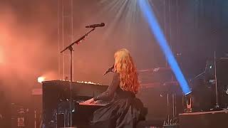 Freya Ridings  Lost Without You Live [upl. by Michaela]