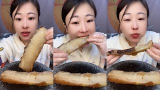 Mukbang saltcured pork belly is chewy crunchy and delicious super fatty 74 Jan Jan bone marrow [upl. by Eldnek73]