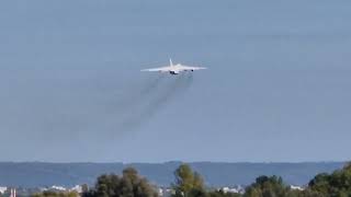 ANTONOV AN 124100M Abflug vom Flughafen Stuttgart  ANTONOV AN124100M departing Stuttgart airport [upl. by Nage]