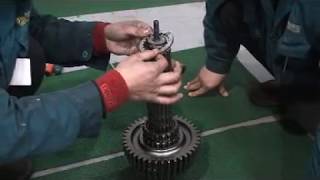 SINOTRUK Gearbox Spindle Assembly [upl. by Besse947]