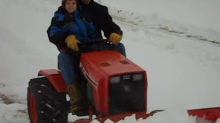 1984 CASE Ingersoll 226 Plowing Snow with 54quot Blade [upl. by Arriet]