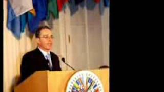 presidente uribe hablando ingles [upl. by Caresa]