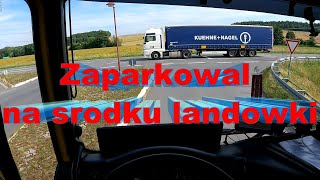 Zaparkował na środku landówkiBrak kierowcow w UK [upl. by Darahs335]