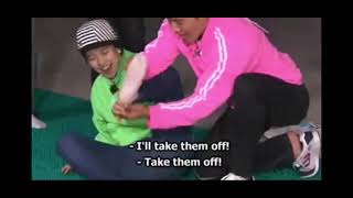 Kim Jong Kook Forcing Song Ji Hyo To Put Down Feet On The Acupuncture Matress And Made Her Scream [upl. by Mercy575]