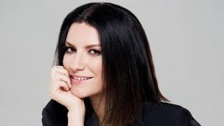 Laura Pausini arriva allAriston Sanremo 10 febbraio 2018 [upl. by Yentrac]