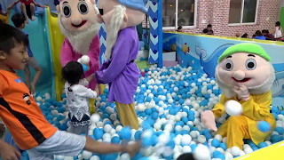 Indoor Playground with colorful Snow White and the Seven Dwarfs play Balls very fun [upl. by Elliot]