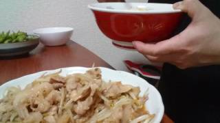 【めし動画】茅乃舎のだしで作ったタケノコご飯と濃いおかずを美味しく頂きました。 [upl. by Noryk]