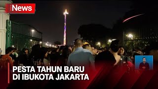 Ribuan Warga Padati Kawasan Silang Monas Sambut Tahun Baru 2024 [upl. by Ayot]