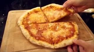 Pizza bagt i ovn på bagestål på 45 minut [upl. by Ynffit750]