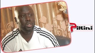 Mansour Samb Le ministre des sports a acheté son maillot de supporteur en Russie [upl. by Brittaney816]