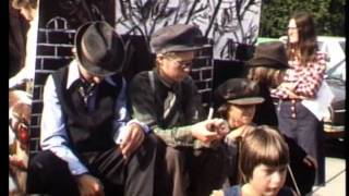 Dorpsfeesten Woudsend Optocht 1976 [upl. by Cutcheon]