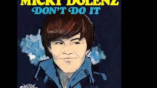 Micky Dolenz Monkees on rock Gardens with Michelle Phillips Mamas amp Papas [upl. by Olumor]