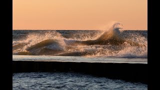 Chaotic Clapotis Waves on Lake Michigan [upl. by Anatolio]