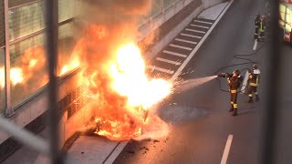 ESPLOSIONE IN DIRETTA AUTOVETTURA IN FIAMME ARRIVO APS VVF BUSTOPOLIZIA STRADALE IN SIRENA A8 [upl. by Cochard764]