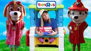 Addy and Maya Prank the Pretend Toy Store [upl. by Taddeo]