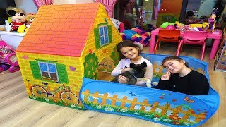 Öykü Masal ve Köpeği Evin İçine Bahçeli Oyun EVİ Kurdu Kids Pretende Play House with Garden [upl. by Carolina891]