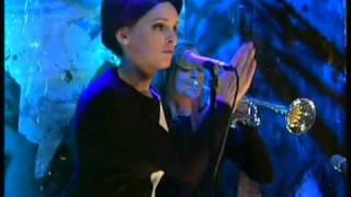 quotONE MORE TUNEquot  Julie Feeney live performs live on The Café RTE TV2 [upl. by Bowes]