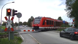 Spoorwegovergang NeuUlm D  Railroad crossing  Bahnübergang [upl. by Adnolahs]