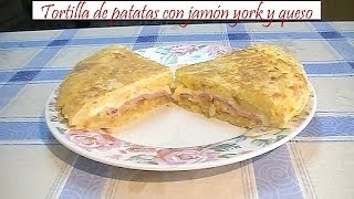 Tortilla de patatas con jamón york y queso  Receta de Cocina en Familia [upl. by Terces]