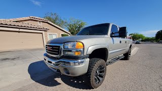 02 06 GMC SIERRA 66 como cambiar la tijera o control arm de enfrente derecha de arriba [upl. by Mitman]