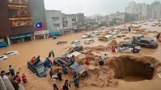 Malaysia is under water Entire city trapped flash floods in Selangor [upl. by Persian]