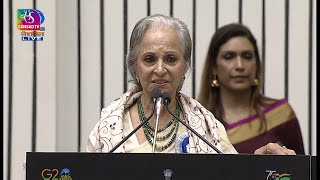 Waheeda Rehman receives the Dadasaheb Phalke Lifetime Achievement Award [upl. by Washburn]