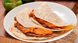 Tacos de frijoles con chorizo [upl. by Airan830]