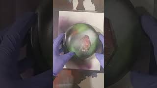 Spray Painting a green and purple planet spraypaint art beginnerspraypaintart spraypaintart [upl. by Powers]