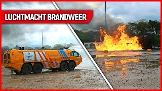 Vliegtuigbrand blussen met crashtender  Brandweervloggers Rick amp Richard  VLOG37 [upl. by Attenal]