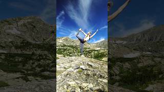 Mountain Yoga in Colorado 🤸🏻‍♀️ coloradomountains coloradohiking [upl. by Braeunig]