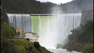 Barragem da Bouçã descargas de topo [upl. by Lello]