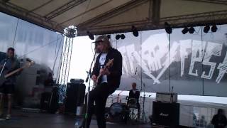 SUIS LA LUNE  Live  Fluff Fest 2012 [upl. by Ahola]