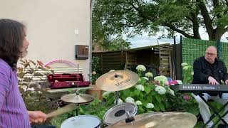 Garden Music Gartenmusike Philli P on drums Christian on Keys me on Bass 1st take improvised [upl. by Tizes]