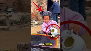 Increíble 😮 Un niño de 2 años cocinando en horno de piedra ❤️ [upl. by Eran]