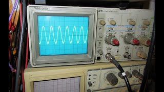 NE 5532 Opamp used as sine wave oscillator 151KC393 KC dem amp schem  a square to sine wave filter [upl. by Caz]