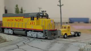 Review Walthers Trainline GP151 [upl. by Jeminah]