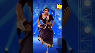 Pass Woh Aane Laga Jara Jara Indian idol dance indianidol13 trending aparajita kapilsharma [upl. by Nomaid616]