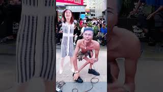 勵志夫妻街頭唱歌太不容易了！觀眾驚呆了！ RESPECT💯 高手在民間shortsfunny [upl. by Sirromal]