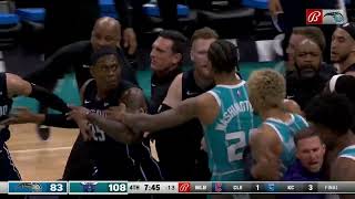 Things got heated between the Magic and Hornets Harrell Robin Lopez and Schofield were all ejected [upl. by Lauro887]