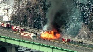 LKW Brand auf Europabrücke A13 Brennerautobahn am 18022012 [upl. by Cia]