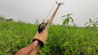 Homemade slingshot with bnamboo  making easy new [upl. by Adrahs838]