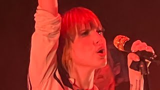 Hayley Williams  Paramore  Simmer Live in Chicago  Fall 2022 tour Bayley’s Wrestlemanja song [upl. by Caye]