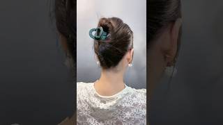 Right way to use clutcher😍hairstylehair easyhairstyleyoutubeshorts ytshortsyoutubefeedviral [upl. by Otinauj]