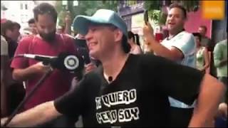 Pablo Lescano Tocando En Rusia  Mira la Reaccion de la Gente [upl. by Per]