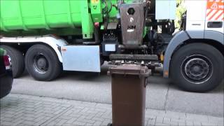 Seitenlader Müllabfuhr leert Mülleimer Garbage Truck [upl. by Ylrehs817]